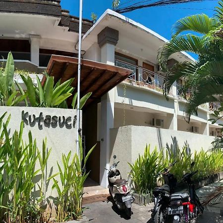 Kuta Suci Guesthouse Εξωτερικό φωτογραφία