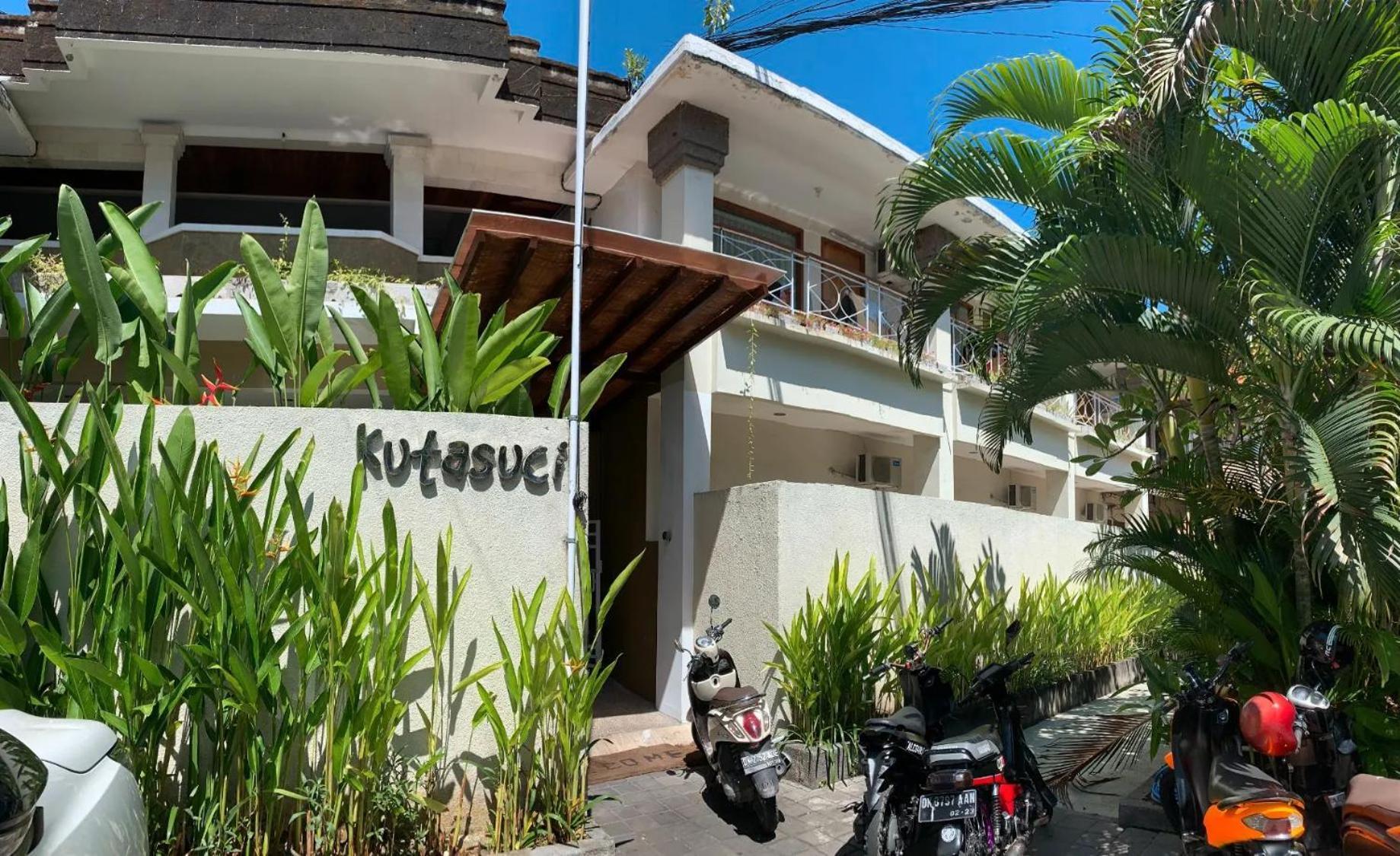 Kuta Suci Guesthouse Εξωτερικό φωτογραφία